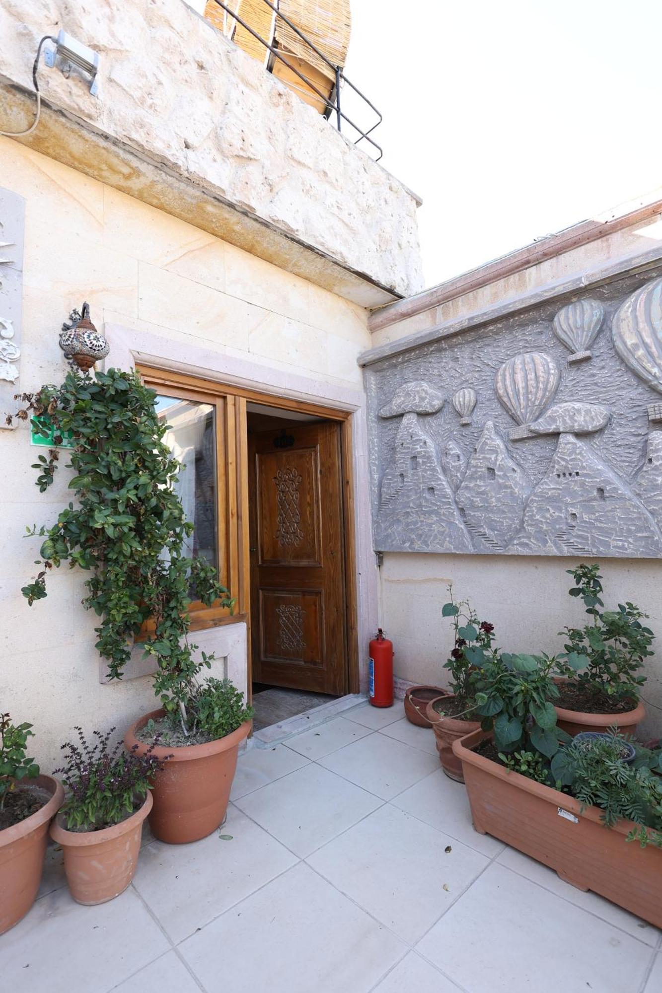 Lucky Luke Stone House Lägenhet Göreme Exteriör bild